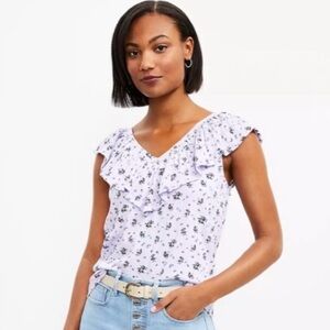 LOFT LIGHT PURPLE WITH BLACK FLORAL PRINT DOUBLE RUFFLE VNECK TOP SIZE XS